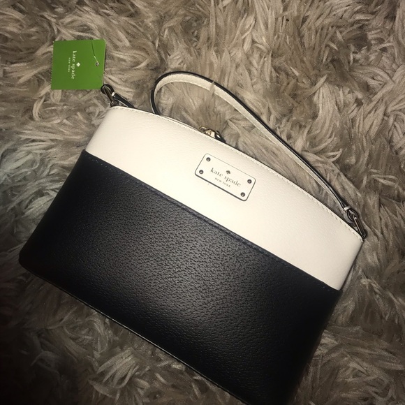 Kate spade cross body - Picture 2 of 8
